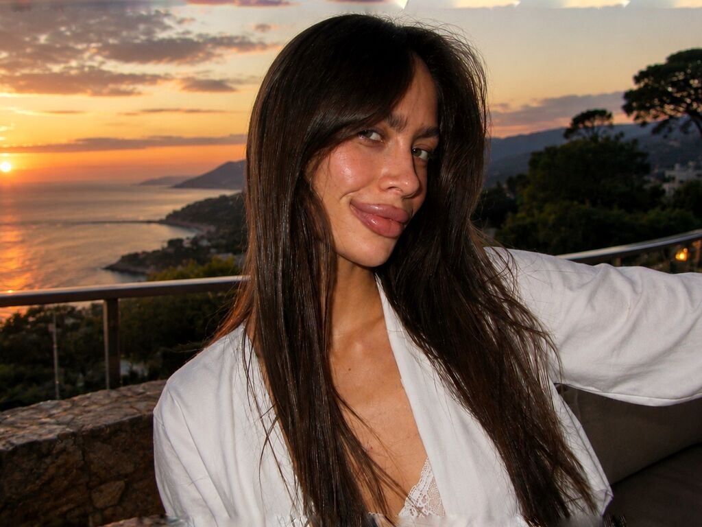 AmandaRiver LiveJasmin camgirl